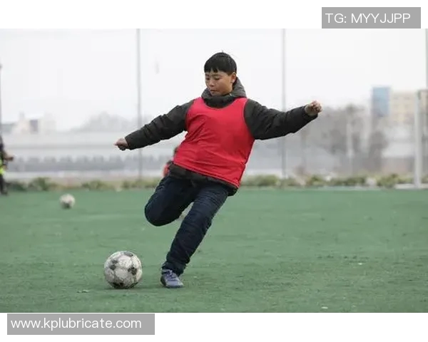 提升足球技能的全新足球操视频助你轻松掌握技巧与体能训练